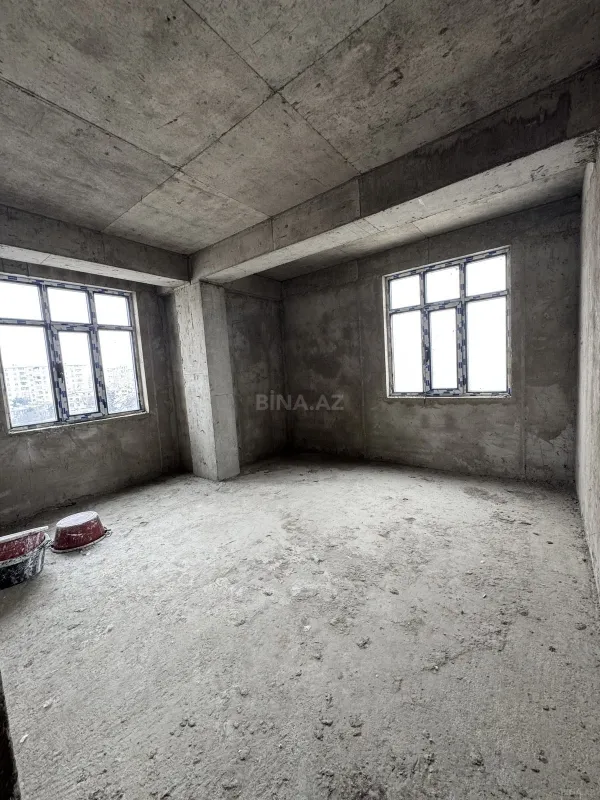 Satılır 4 otaqlı mənzil 130 m²