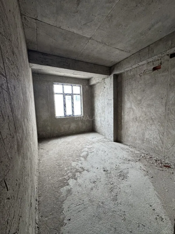 Satılır 4 otaqlı mənzil 130 m²