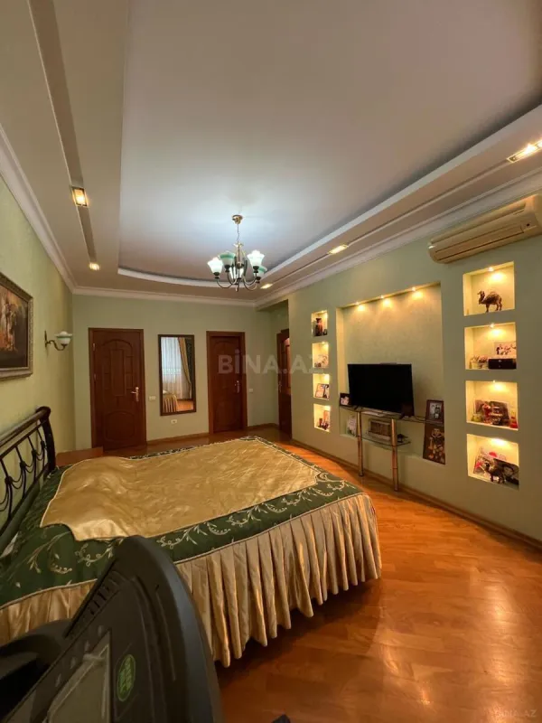 Satılır 3 otaqlı mənzil 170 m²