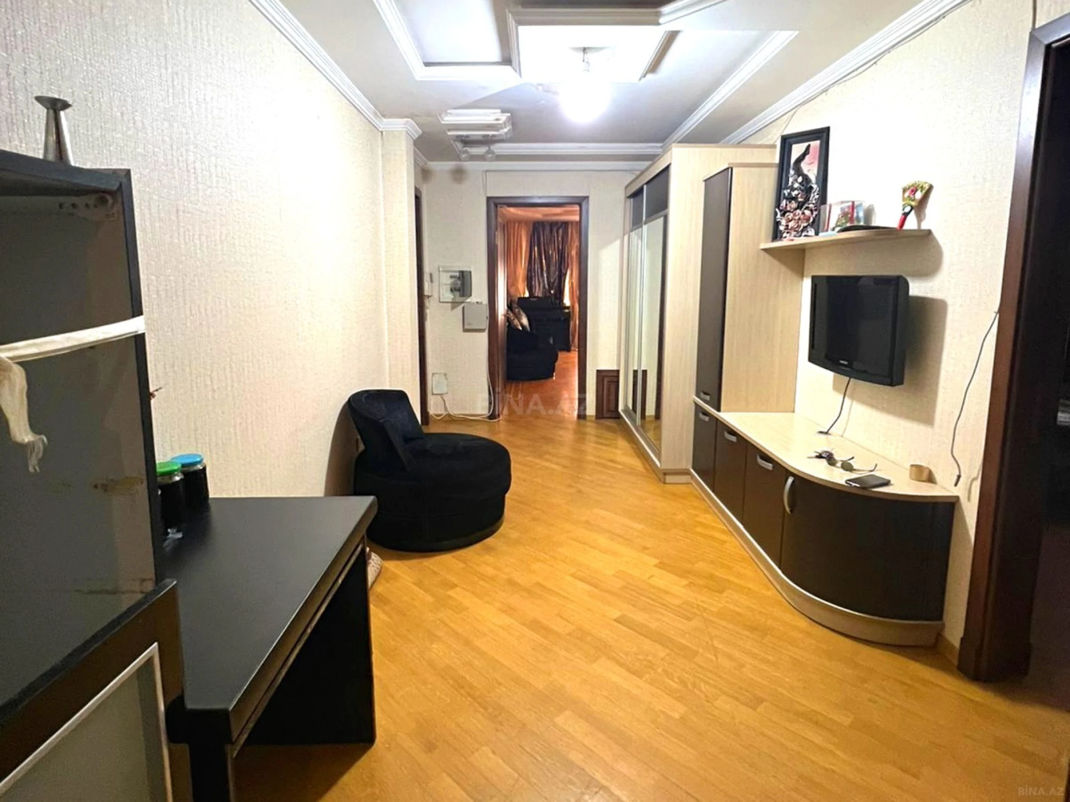 Satılır 4 otaqlı mənzil 110 m²
