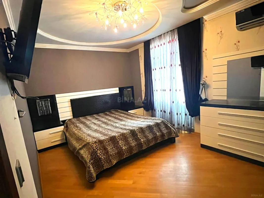 Satılır 4 otaqlı mənzil 110 m²