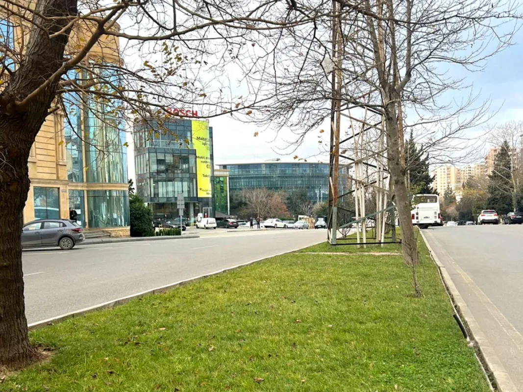 Satılır 4 otaqlı mənzil 110 m²