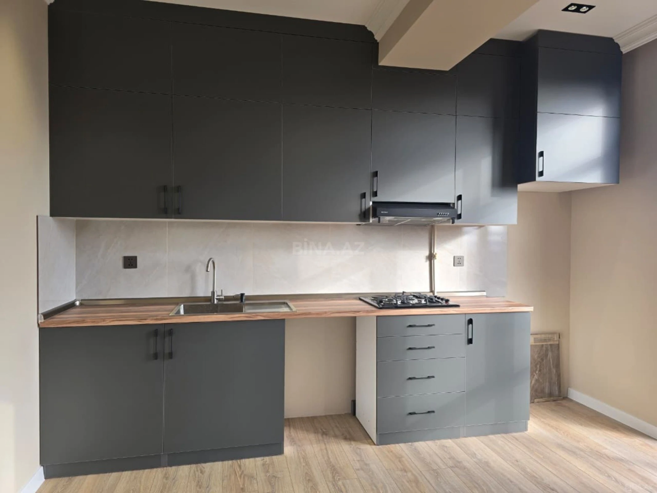 Kirayə verilir 2 otaqlı mənzil 75 m²