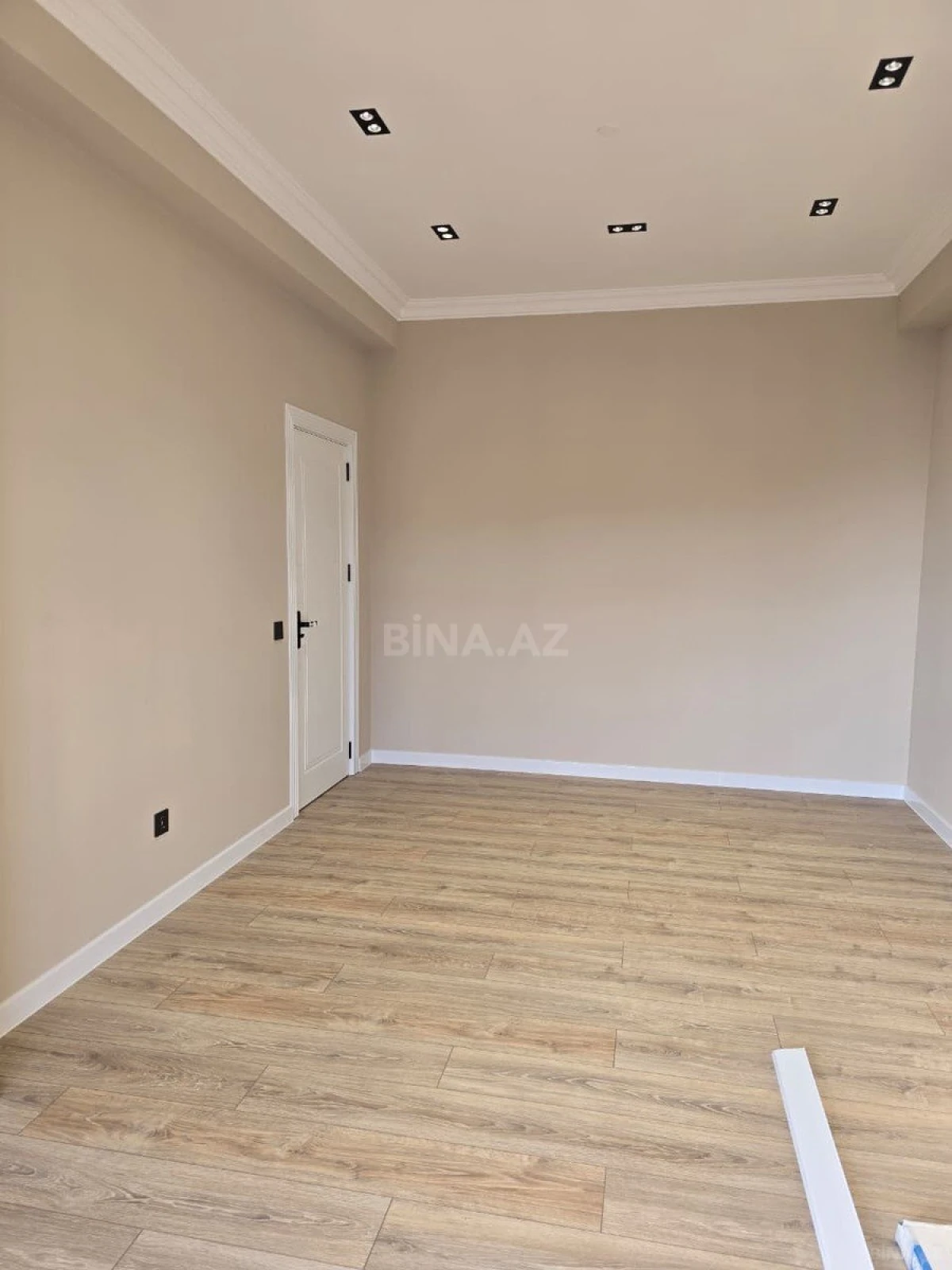Kirayə verilir 2 otaqlı mənzil 75 m²