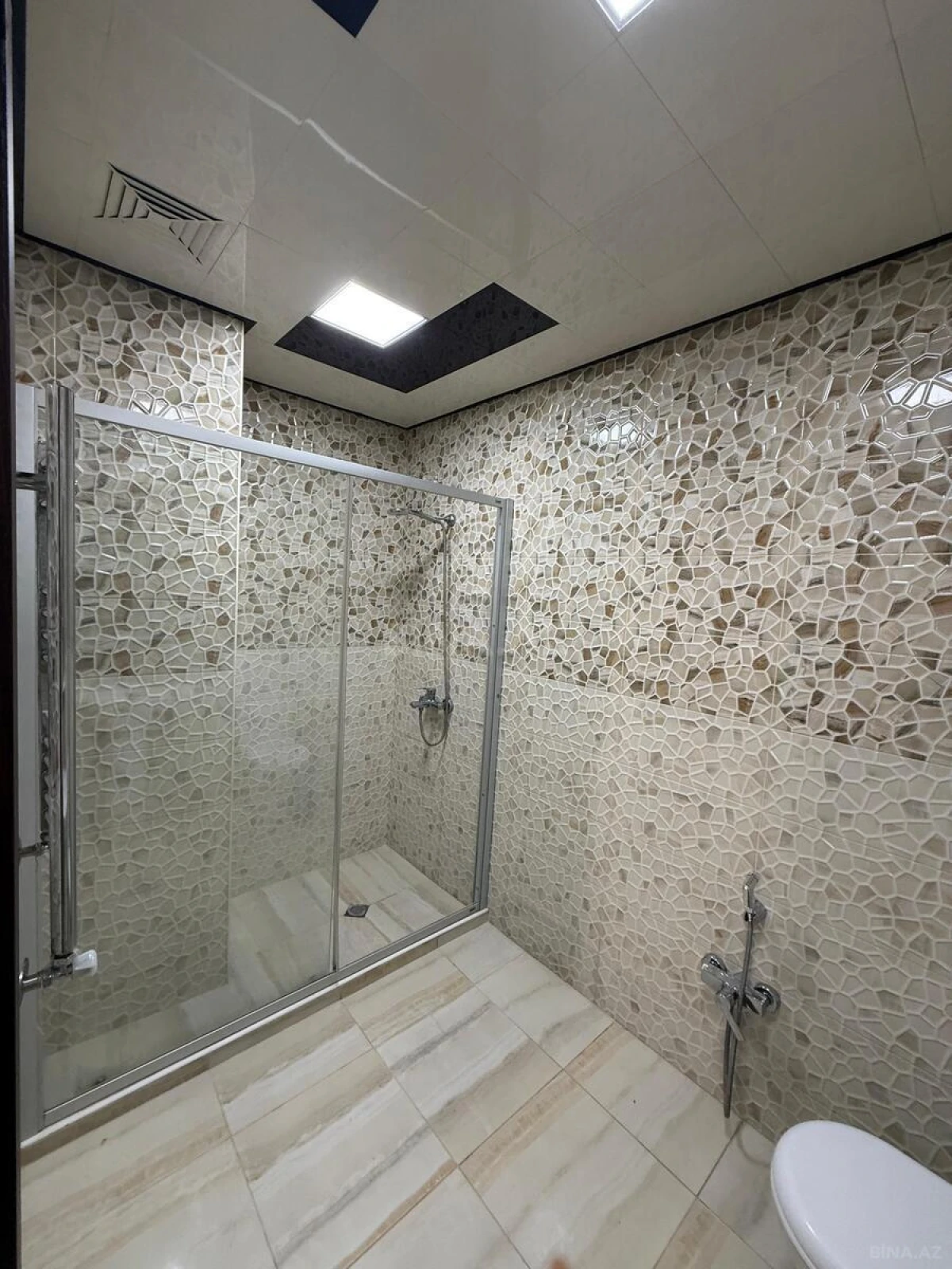 Kirayə verilir 2 otaqlı mənzil 60 m²