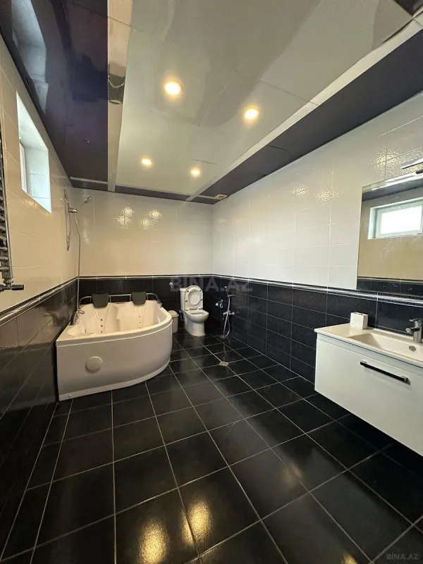 Satılır 4 otaqlı həyət evi 240 m²