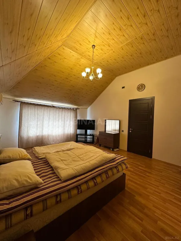 Satılır 4 otaqlı həyət evi 240 m²