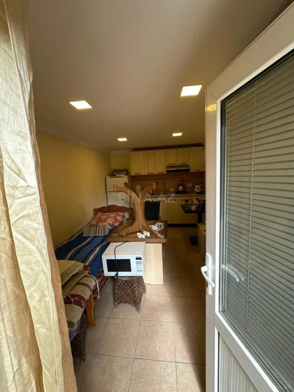 Satılır 4 otaqlı həyət evi 240 m²