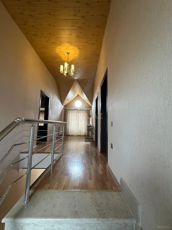 Satılır 4 otaqlı həyət evi 240 m²