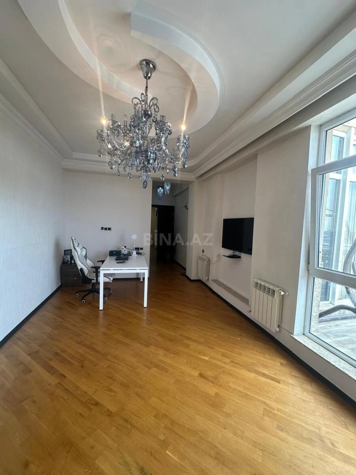 Satılır 4 otaqlı mənzil 220 m²