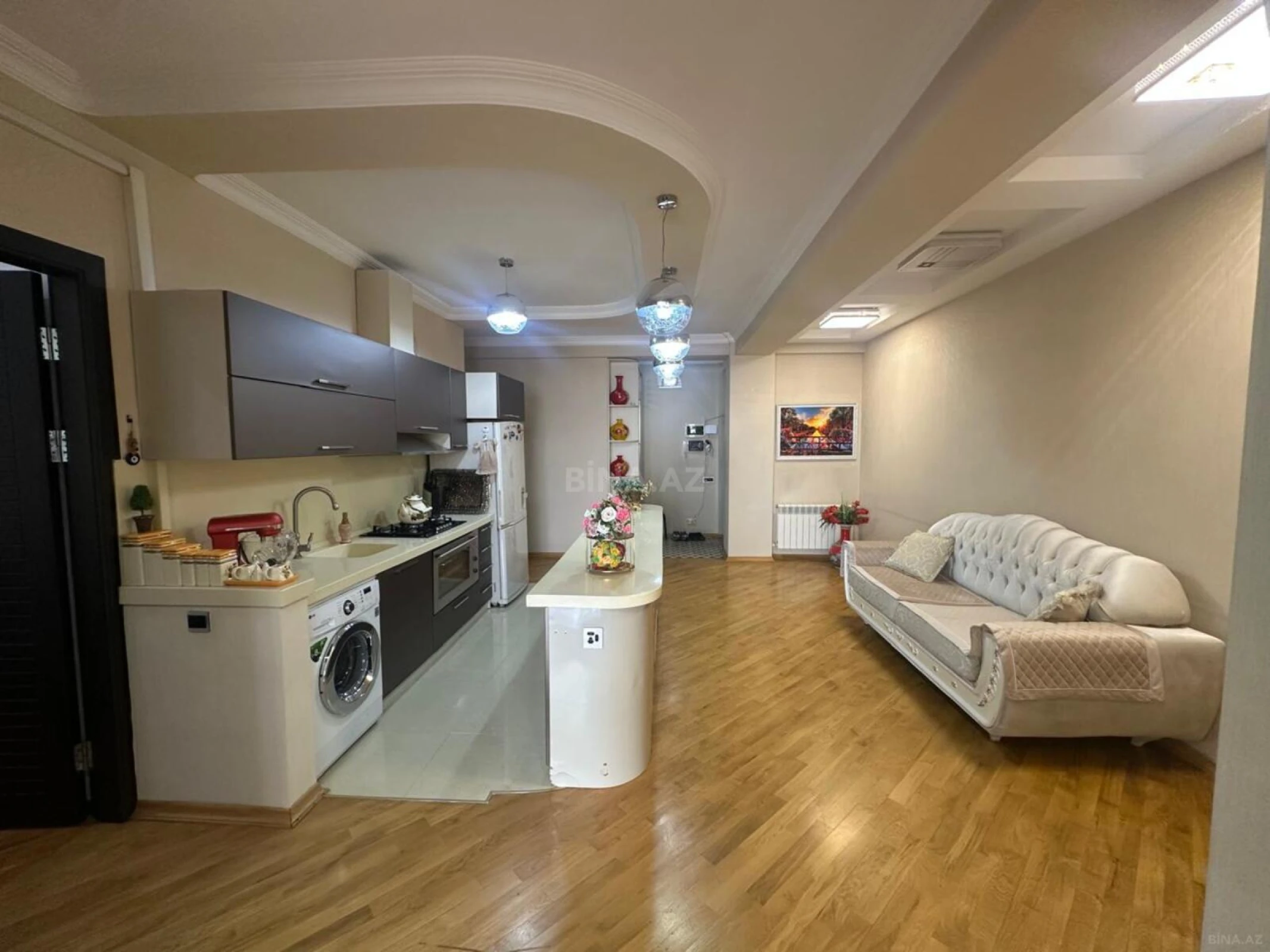 Satılır 4 otaqlı mənzil 220 m²