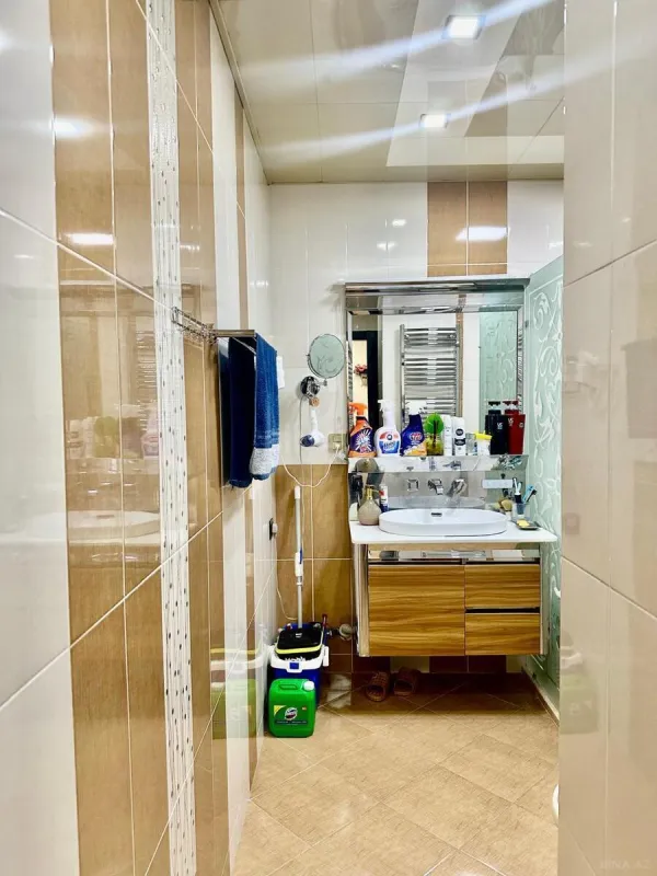 Satılır 4 otaqlı mənzil 220 m²