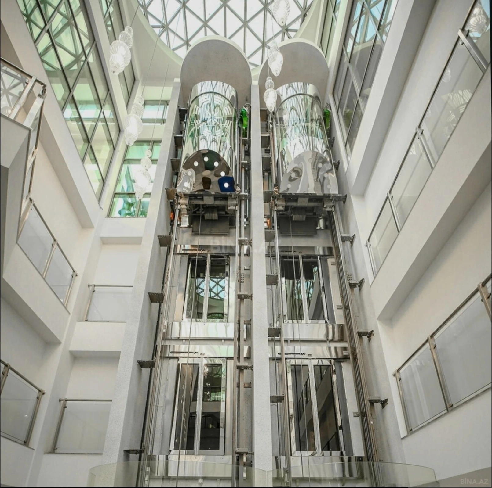 Satılır 3 otaqlı mənzil 111 m²