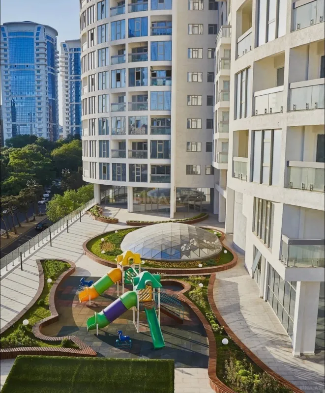 Satılır 3 otaqlı mənzil 111 m²