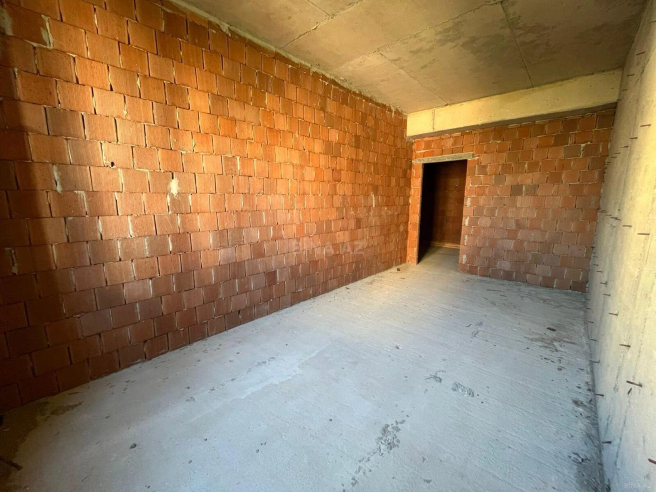 Satılır 3 otaqlı mənzil 111 m²