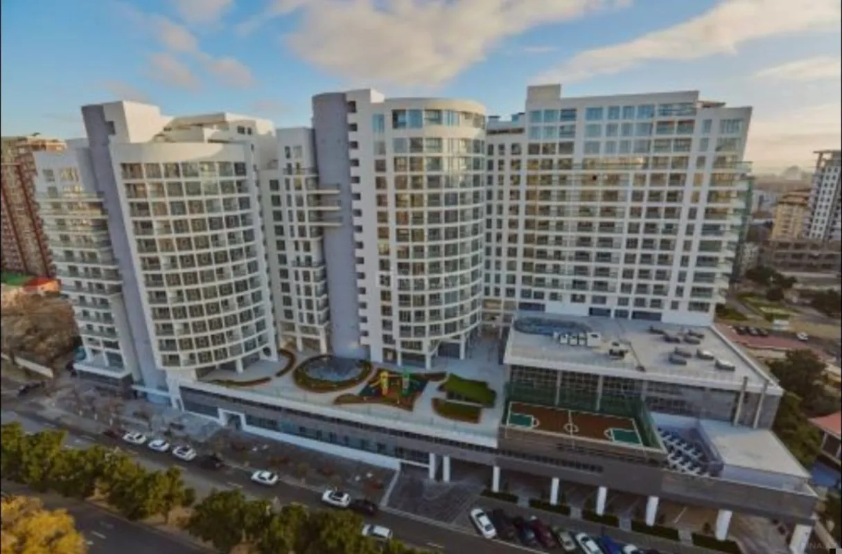 Satılır 3 otaqlı mənzil 111 m²