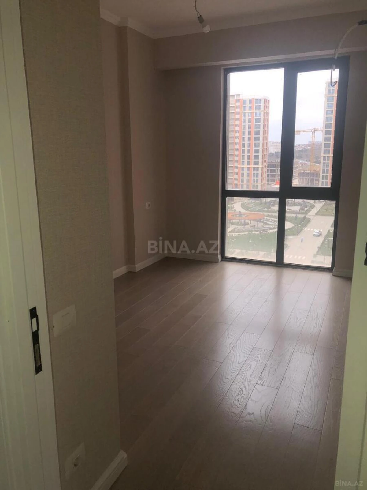 Kirayə verilir 2 otaqlı mənzil 75 m²