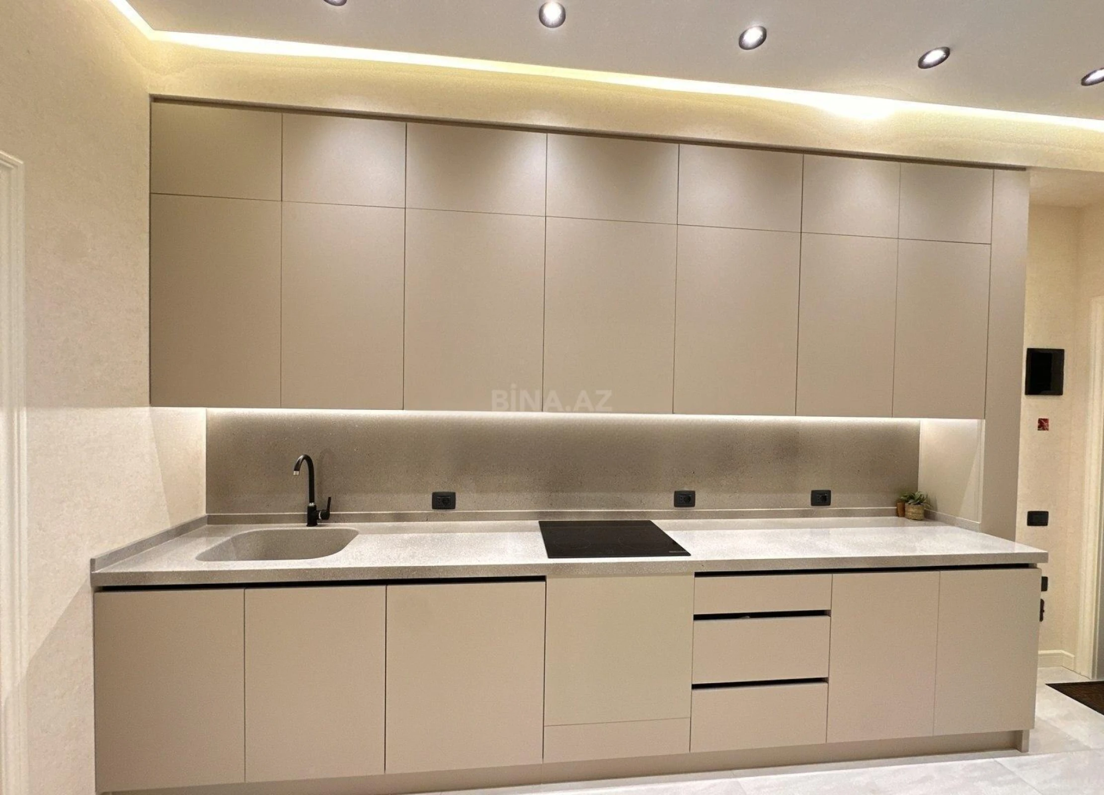 Satılır 2 otaqlı mənzil 64 m²