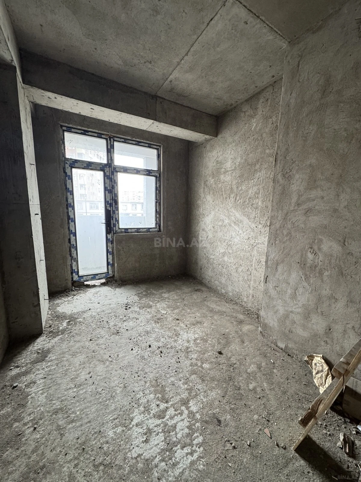 Satılır 3 otaqlı mənzil 104 m²