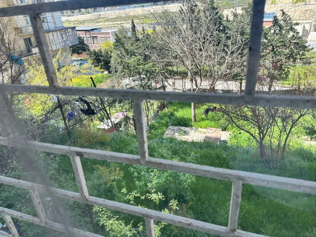 Satılır 5 otaqlı mənzil 100 m²