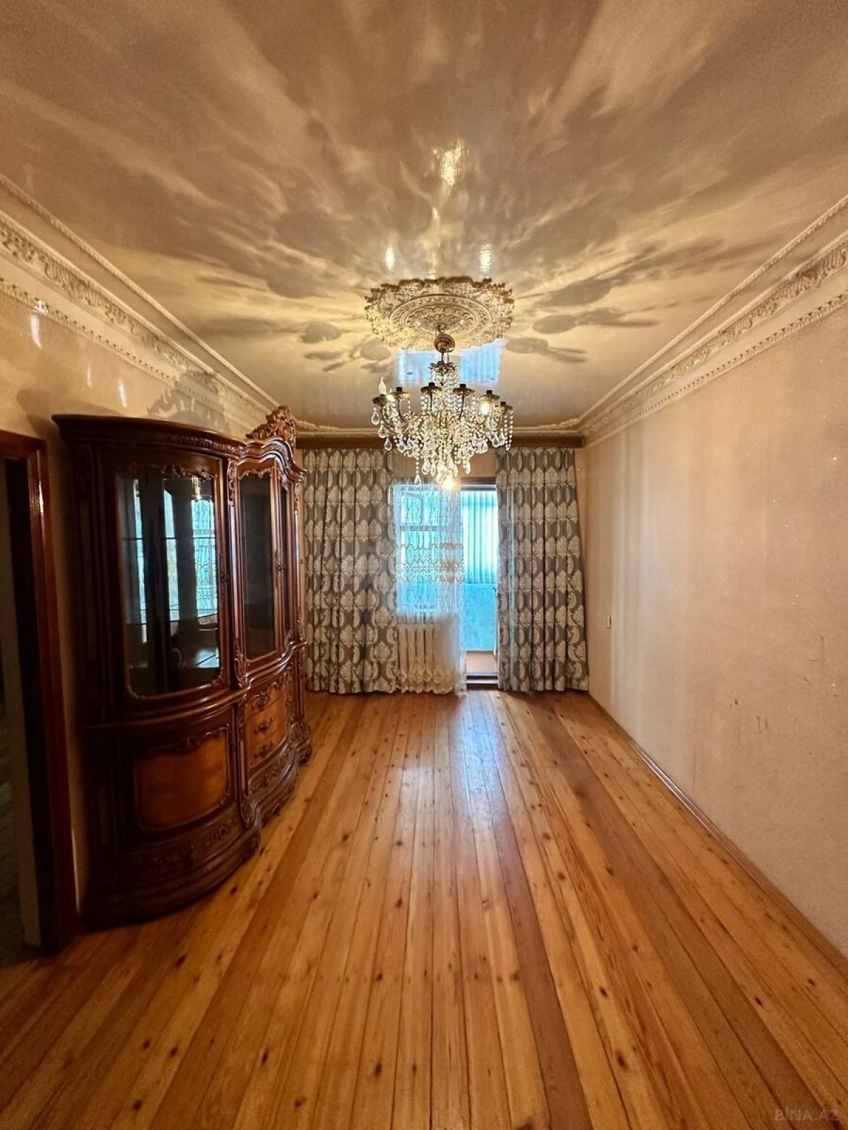 Satılır 5 otaqlı mənzil 100 m²