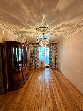 Satılır 5 otaqlı mənzil 100 m²