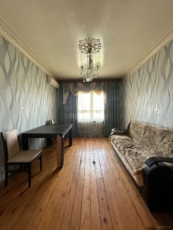 Satılır 5 otaqlı mənzil 100 m²