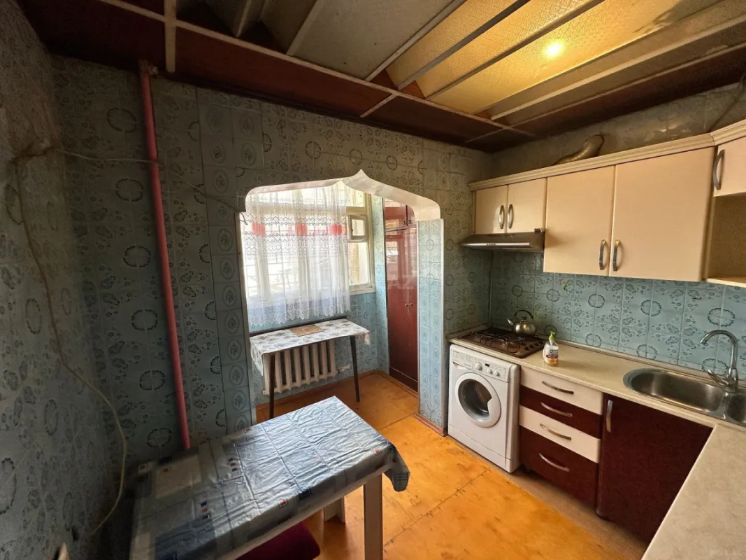 Satılır 5 otaqlı mənzil 100 m²