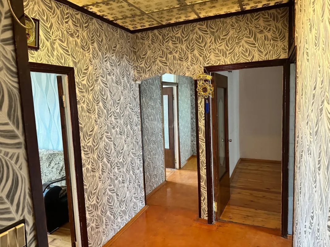 Satılır 5 otaqlı mənzil 100 m²