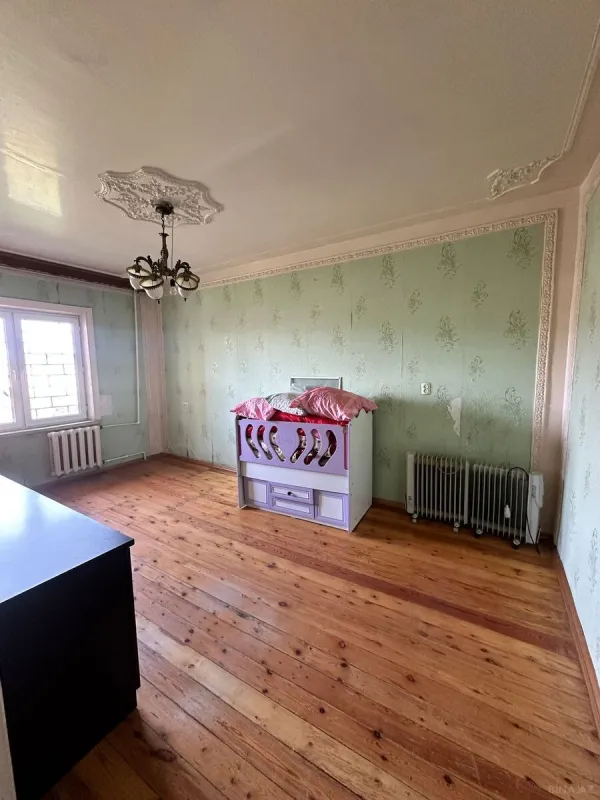 Satılır 5 otaqlı mənzil 100 m²