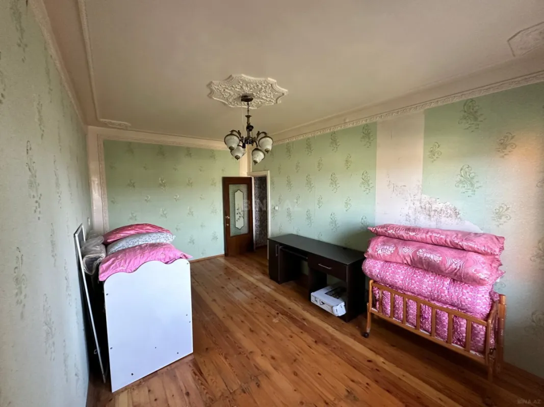 Satılır 5 otaqlı mənzil 100 m²