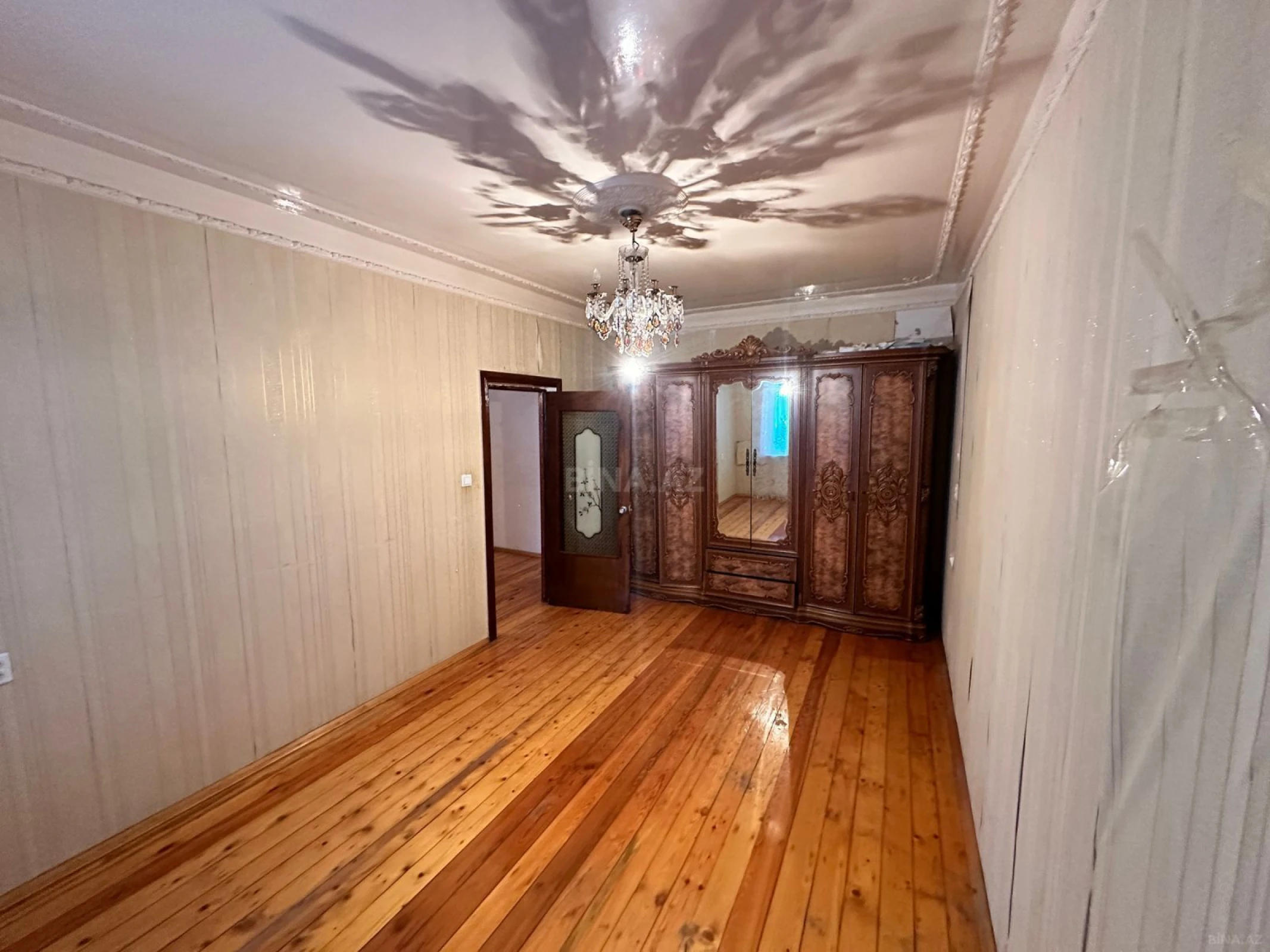 Satılır 5 otaqlı mənzil 100 m²