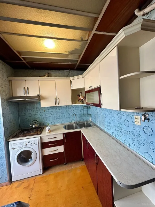 Satılır 5 otaqlı mənzil 100 m²