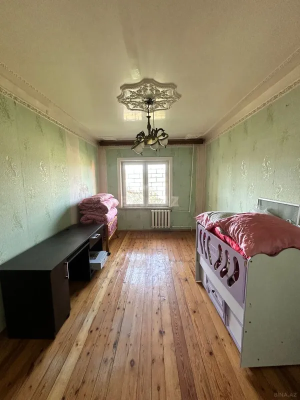 Satılır 5 otaqlı mənzil 100 m²