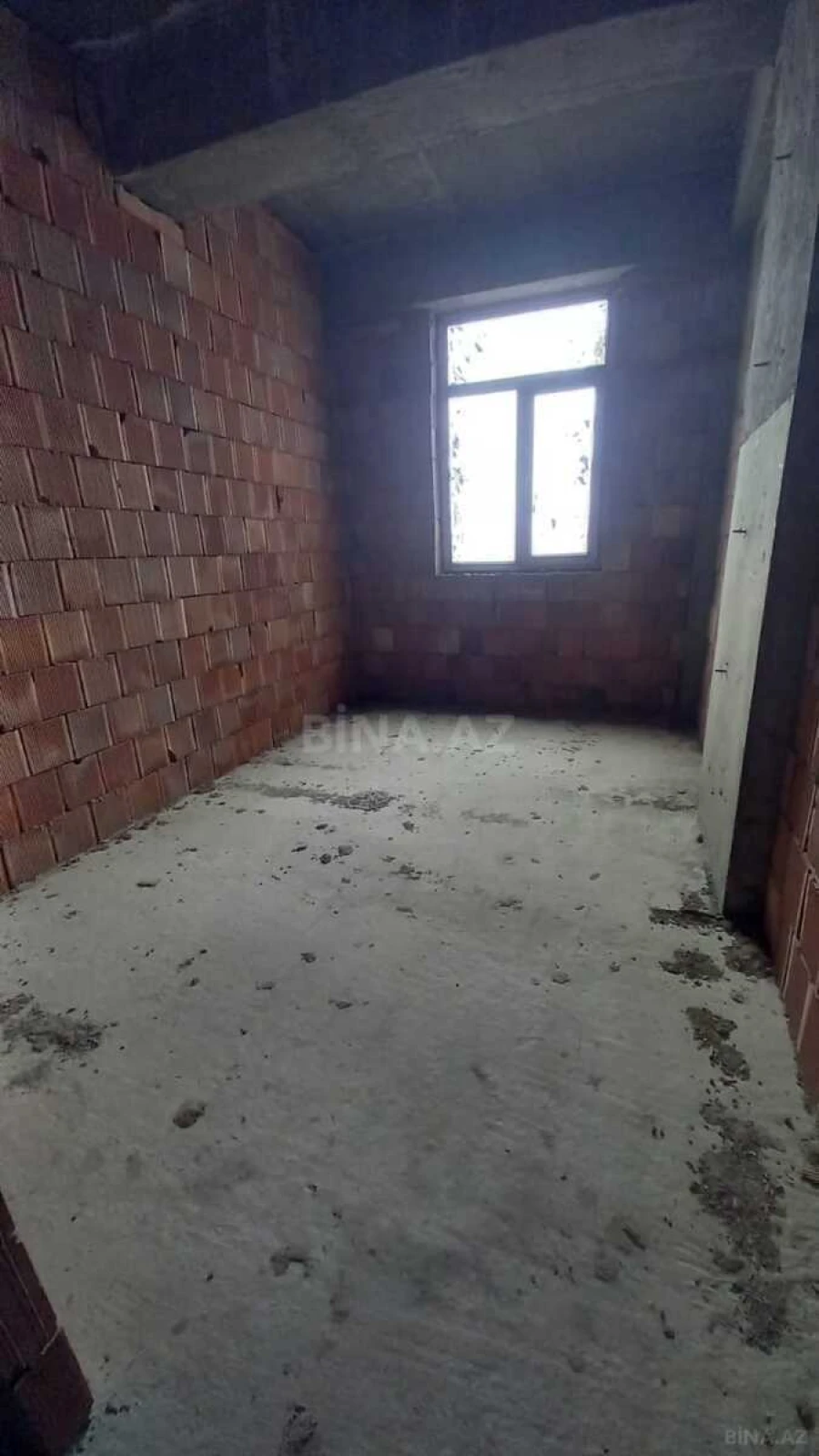 Satılır 3 otaqlı mənzil 124 m²