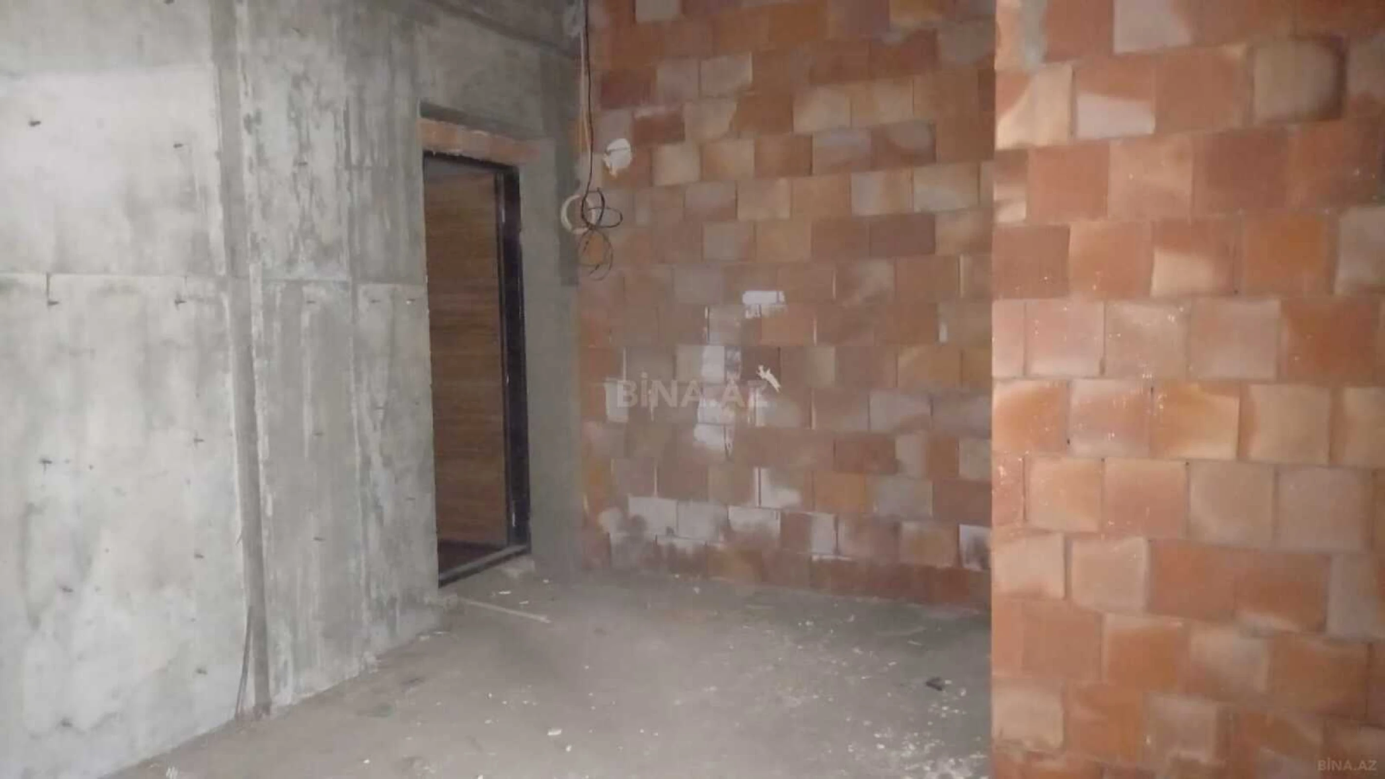 Satılır 3 otaqlı mənzil 124 m²