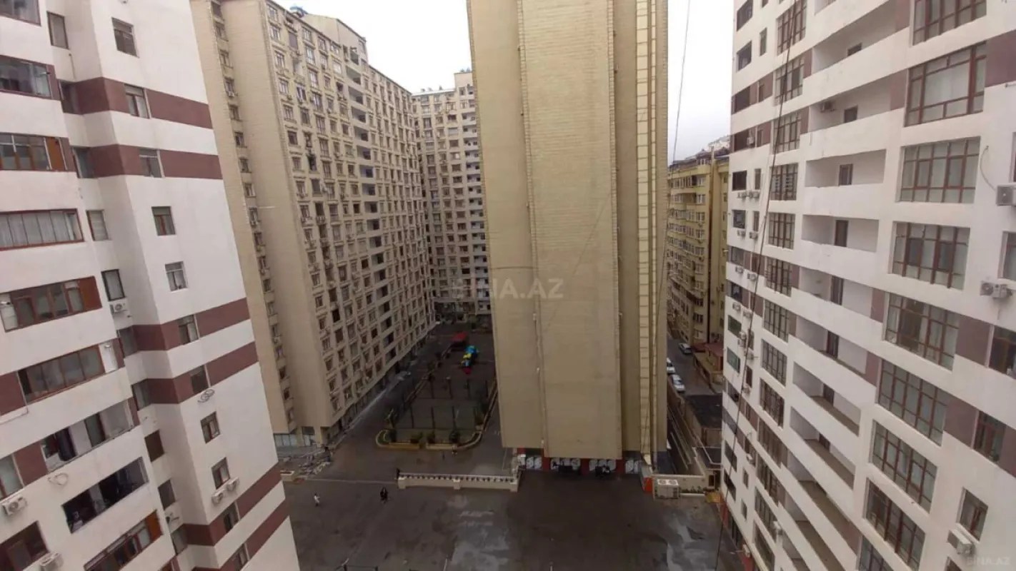 Satılır 3 otaqlı mənzil 124 m²