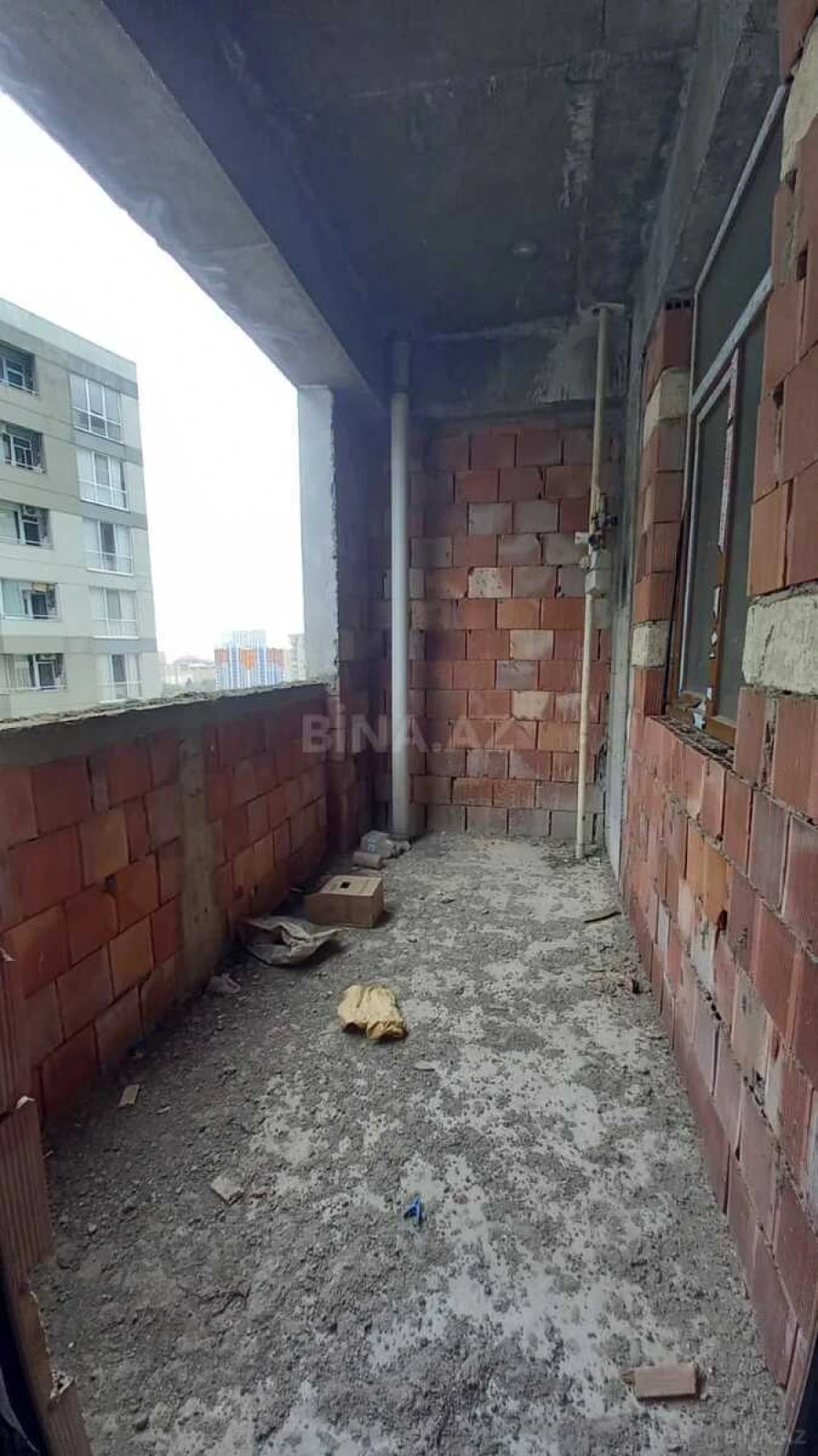 Satılır 3 otaqlı mənzil 124 m²