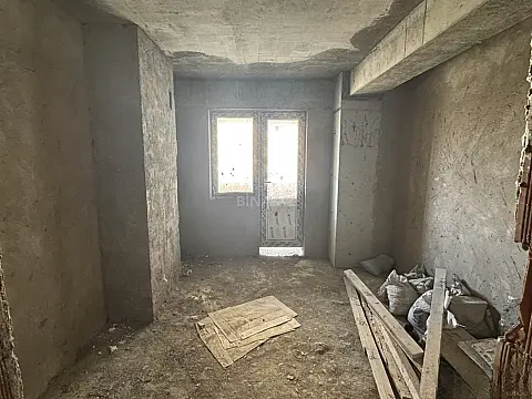 Satılır 2 otaqlı mənzil 100 m²