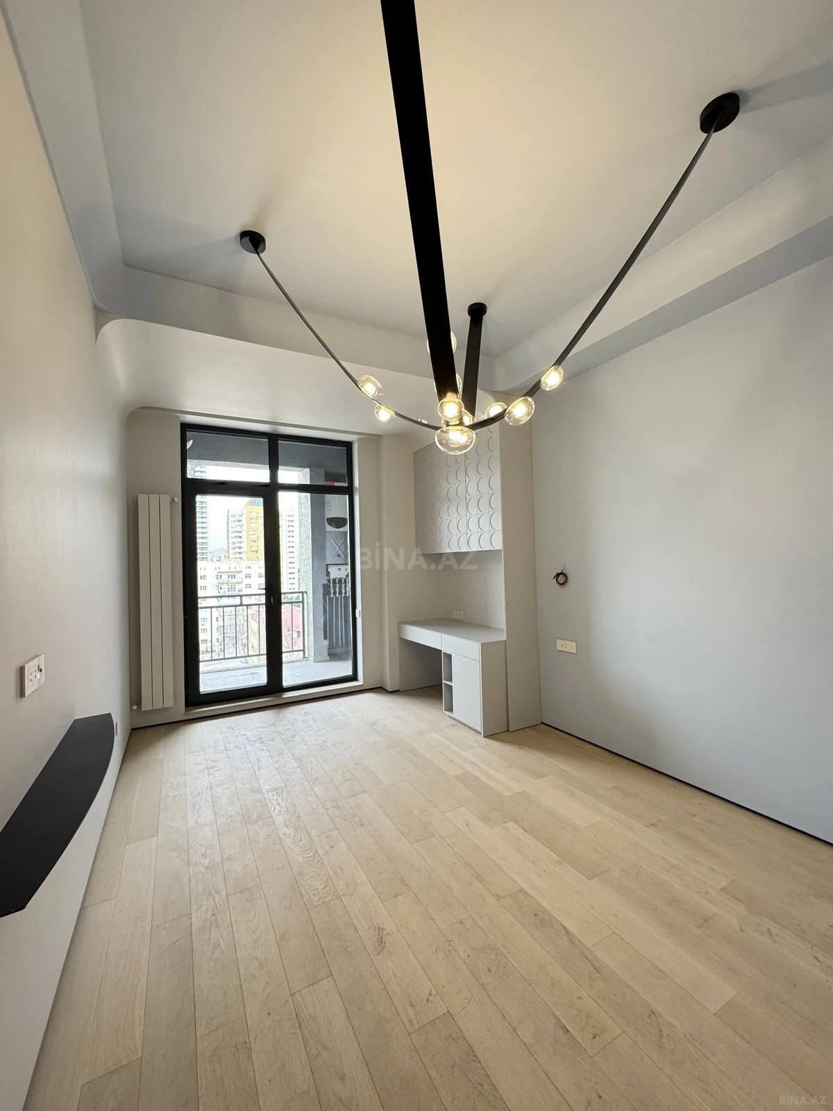 Satılır 2 otaqlı mənzil 109 m²