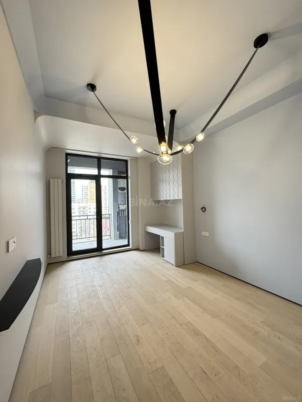 Satılır 2 otaqlı mənzil 109 m²