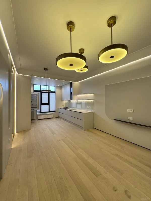 Satılır 2 otaqlı mənzil 109 m²