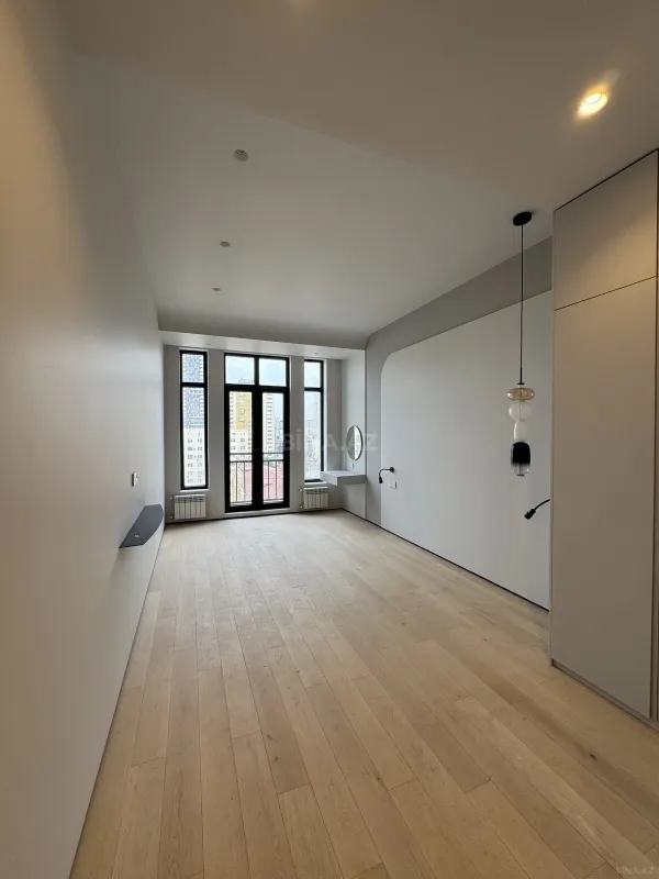 Satılır 2 otaqlı mənzil 109 m²