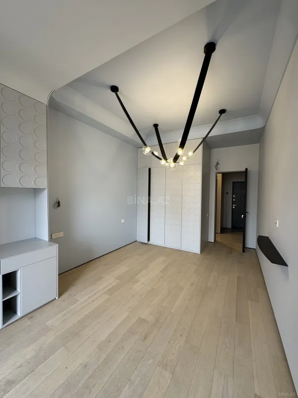 Satılır 2 otaqlı mənzil 109 m²