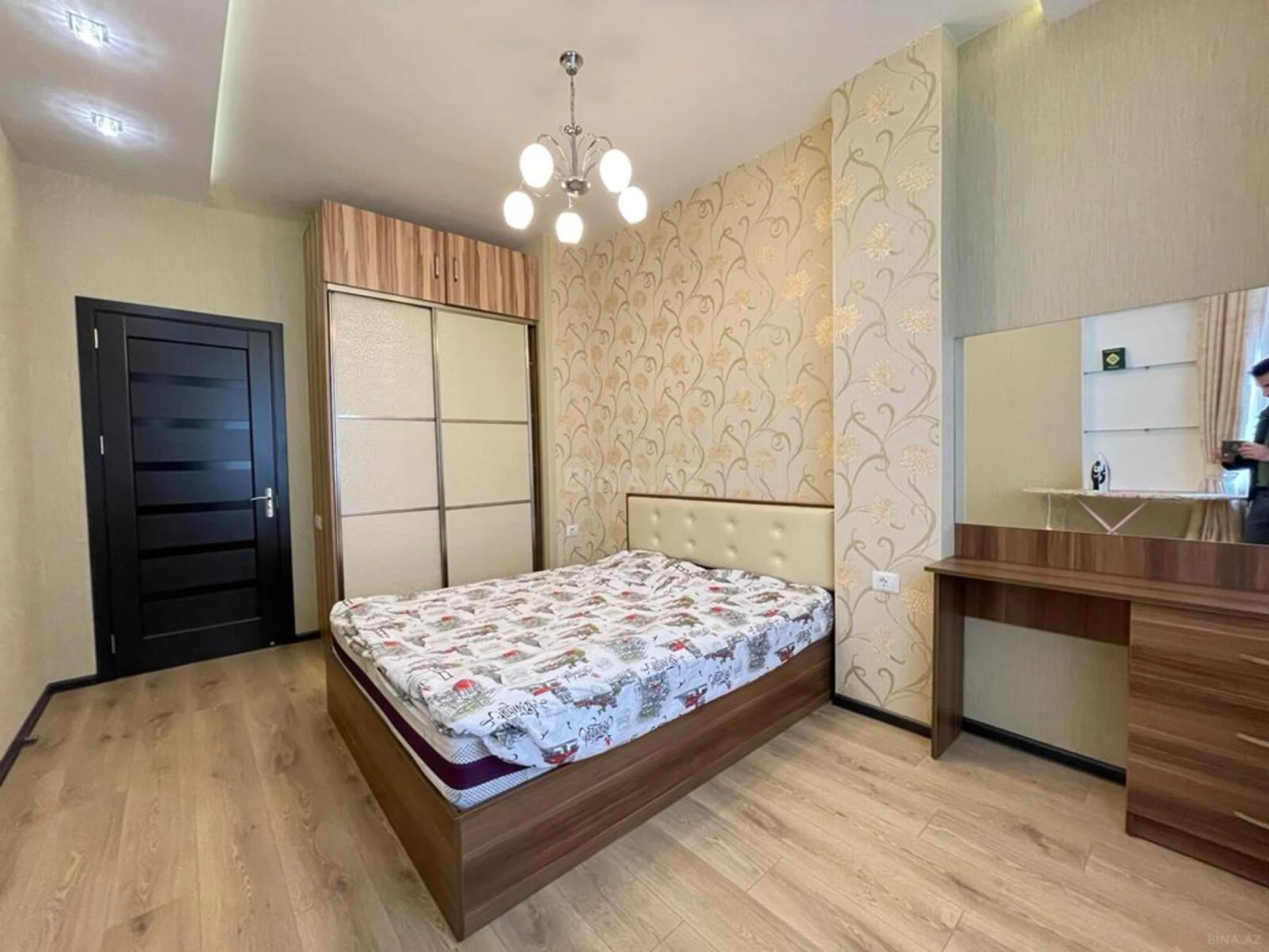 Kirayə verilir 3 otaqlı mənzil 115 m²