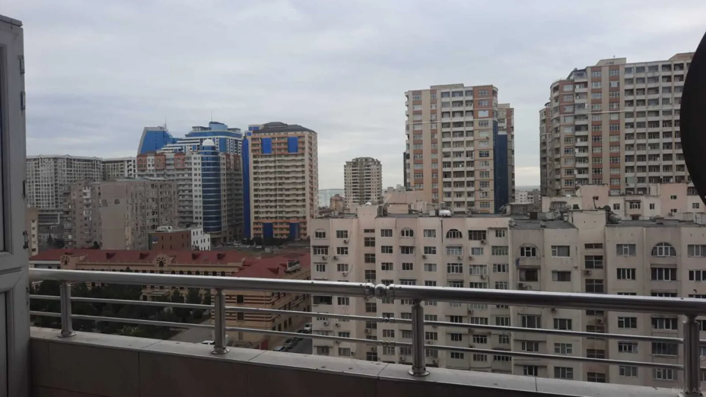 Kirayə verilir 3 otaqlı mənzil 115 m²