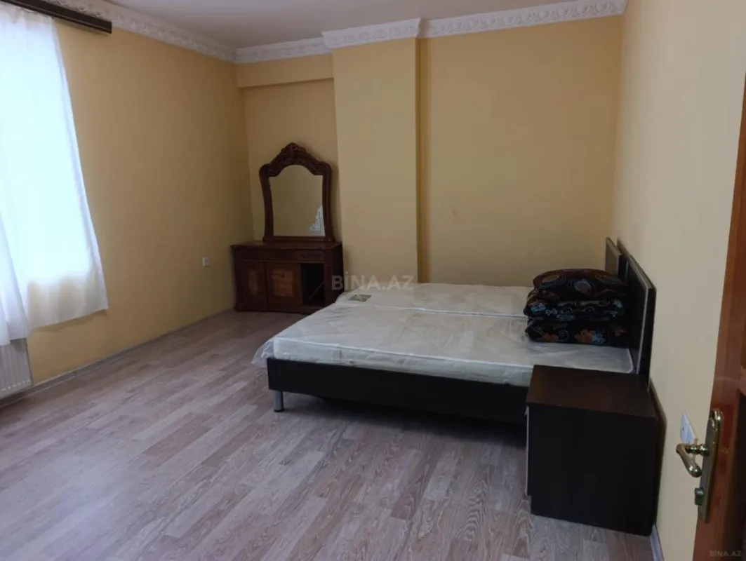 Kirayə verilir 2 otaqlı mənzil 80 m²