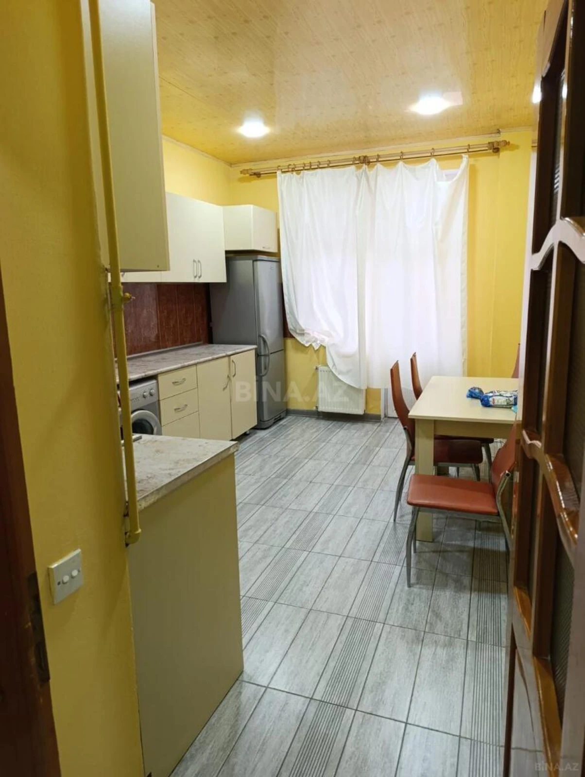 Kirayə verilir 2 otaqlı mənzil 80 m²
