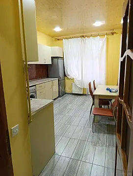 Kirayə verilir 2 otaqlı mənzil 80 m²