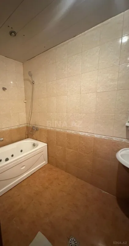 Satılır 2 otaqlı mənzil 82 m²